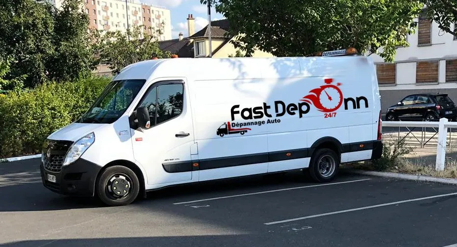 Utilitaire Fast Depann stationné à Saint-Cloud – dépannage auto